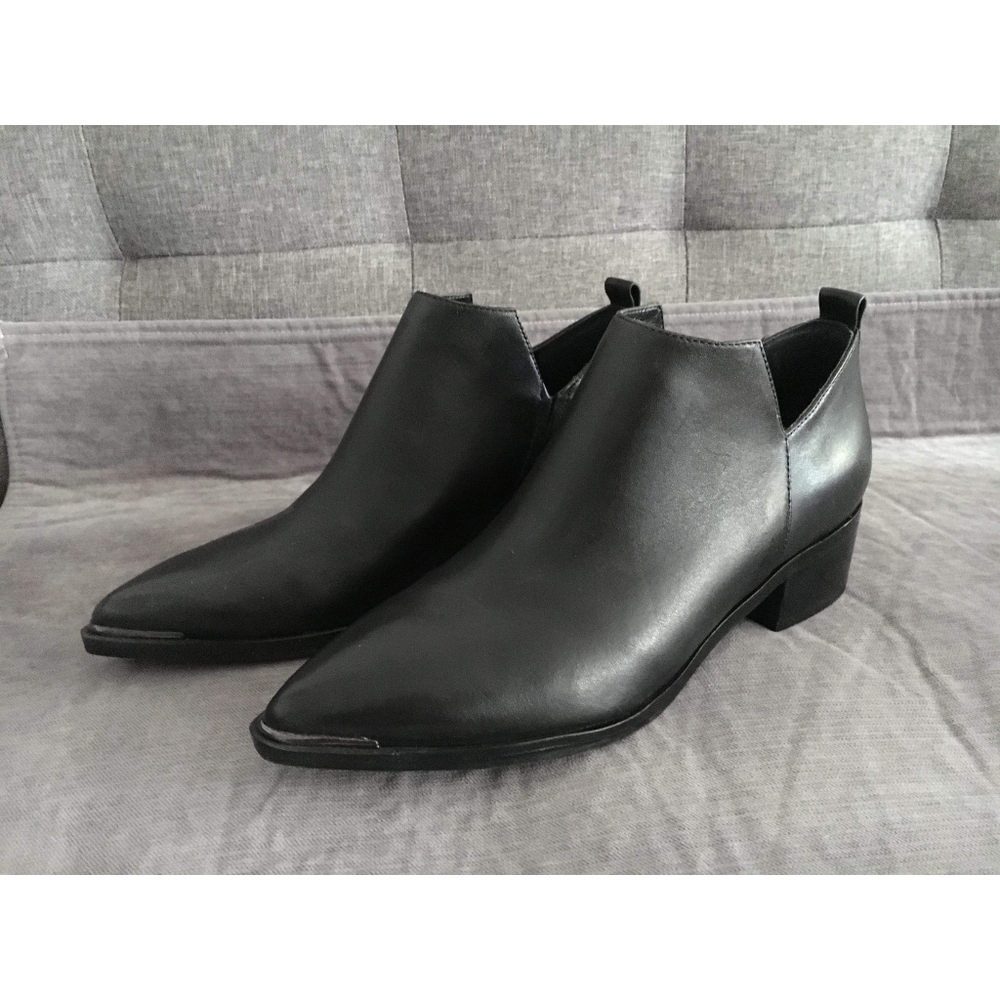 Marc Fisher LTD Ankle Booties in Black Size 5.5